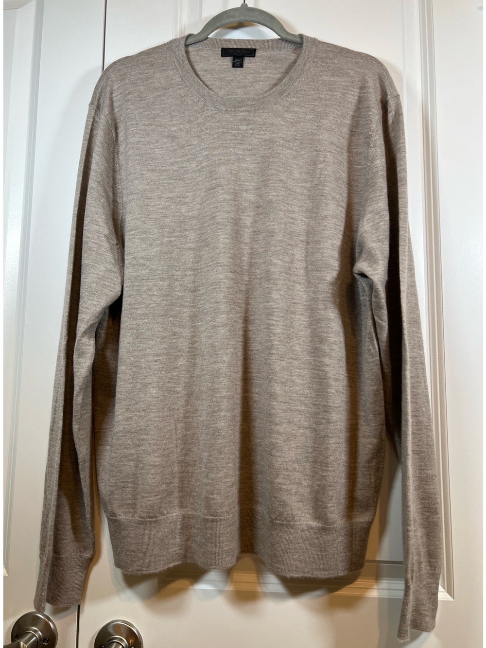 Saks Fifth Avenue 100% cashmere Men's Crewneck Sweater Light Taupe XL EXCELLENT